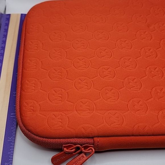 MK ORANGE LAPTOP/TABLET CASE - Picture 5 of 5